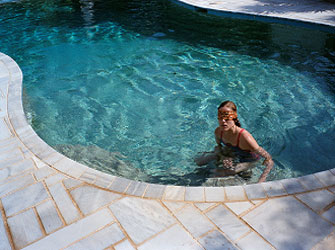 Ο «Κυνόδοντας» επιστρέφει στις ελληνικές κινηματογραφικές αίθουσες στις 17 Φεβρουαρίου