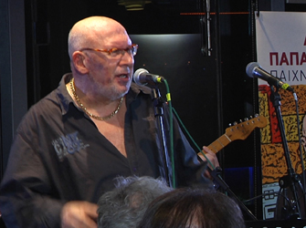 O «παιχνιδιάρης» Λάκης Παπαδόπουλος στο in.gr