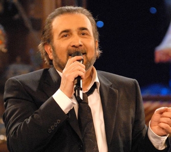 Ο Λάκης Λαζόπουλος και το Αλ Τσαντίρι Νιουζ έρχονται στον Alpha