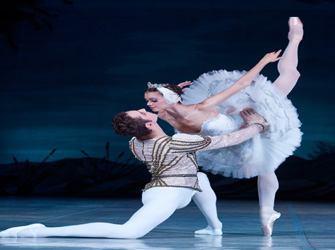 H «Λίμνη των Κύκνων» από τα Κρατικά Μπαλέτα Μόσχας