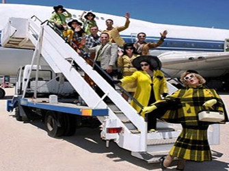 Ξανθιά «γιαγιά» ο Λουδάρος και Χούντα στο «Θα περάσει κι αυτό»