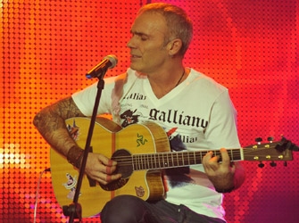 Chart-Show: Το πιο επιτυχημένο ερωτικό τραγούδι της 10ετίας