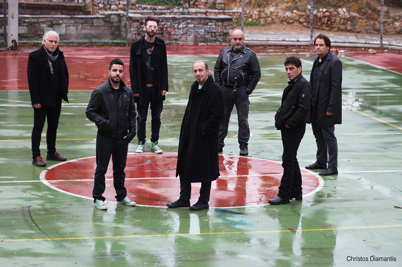 Magic De Spell: «Στόχος μας είναι να δίνουμε ερεθίσματα για σκέψη»