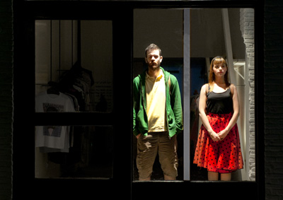 Στις βιτρίνες της οδού Βουλής: νο 38 / 43