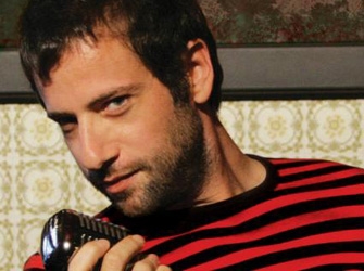 Ο Κωστής Μαραβέγιας κάνει…Ποδήλατο