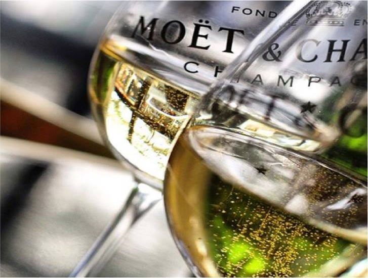 H Moët & Chandon γιορτάζει τα Χριστούγεννα με μια μοναδική συλλεκτική συσκευασία