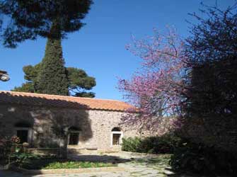 Μονή Καισαριανής: περίπατος στον Υμηττό