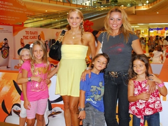 Επώνυμοι Γονείς εν δράσει στο περίπτερο του Nickelodeon