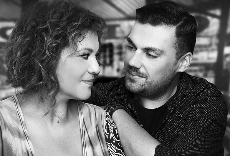 Οι Γιώτα Νέγκα και Θέμης Καραμουρατίδης ανανεώνουν το ραντεβού τους για 2η χρονιά