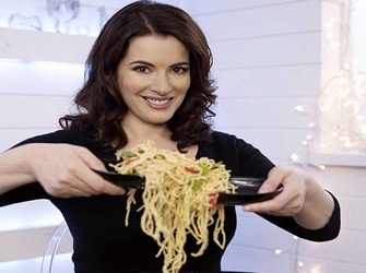 Nigella Lawson: η εθνική μαγείρισσα των Άγγλων