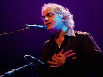 Ομάρ Φαρούκ Τεκμπιλέκ: «Oι Έλληνες ξέρουν να διασκεδάζουν»