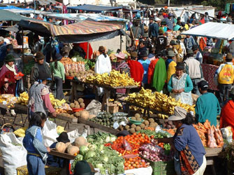 Η ινδιάνικη αγορά Otavalo στο Εκουαδόρ