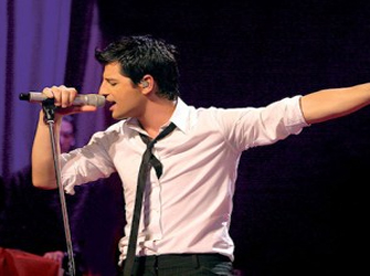 Σάκης Ρουβάς: Η διασκέδαση με άλλο μάτι