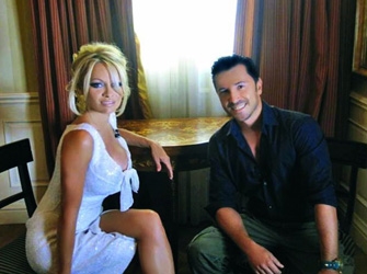 Δύο θηλυκές παρουσίες του Hollywood στο «MTV ΤΑΚΕ 20»