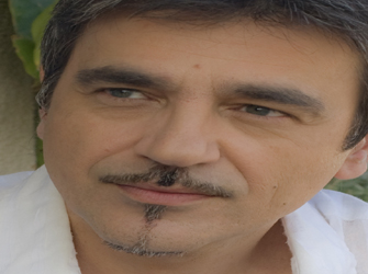 Μιχάλης Παπαζήσης