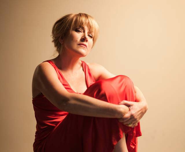 Έλλη Πασπαλά: «Η Έλλη… και τα φεγγάρια της» στο Gazarte