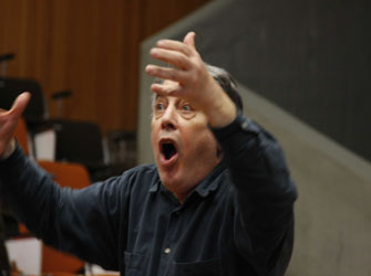 Ο Θεοδόσης Πελεγρίνης μας «συστήνει» τρεις μεγάλους φιλόσοφους