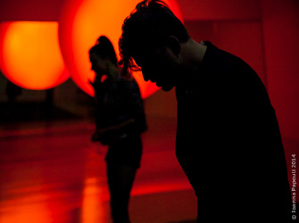 Πισίνα (νερό;) του Μαρκ Ρέιβενχιλ …για γερά νεύρα