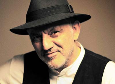 Ο Νίκος Πορτοκάλογλου «πιάνει» Λιμάνι για τρεις βραδιές