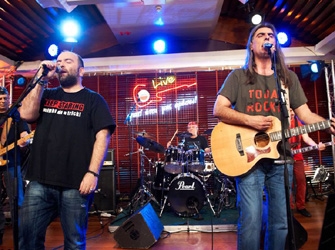 Οι Πυξ Λαξ στη σκηνή του Αmstel Live