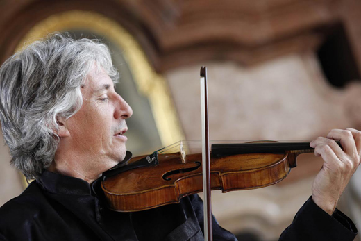 Ράσελ ΜακΓκρέγκορ: «Οι ποπ μουσικοί κλέβουν κλασικές μελωδίες»