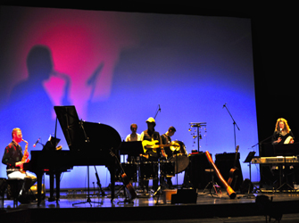 Η μουσική ομάδα Ρόδα παίζει Γκουρτζίεφ