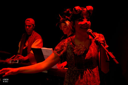 Το παιδικό θέατρο βγαίνει από τη «γυάλα»