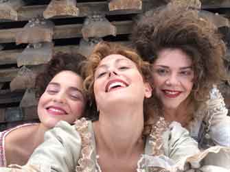 Έλλη, Μιμή και Λούκι: οι «Ηρωΐδες» στο Mega