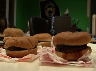 «Το Ιπτάμενο Burger και άλλες ιστορίες», στη ΝΕΤ