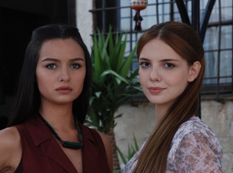 Τα πρώτα επεισόδια του «Ρώτα την Αγάπη»