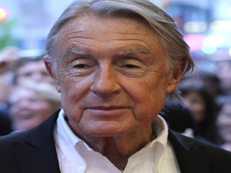 Αφιέρωμα στον Τζόελ Σουμάχερ από τα κανάλια Novacinema