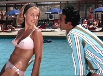 Ελληνικός Κλασικός Κινηματογράφος: Κορίτσια για Φίλημα, 13/2 Alpha