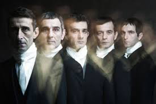 Με τρεμάμενη φωνή και παράνοια ο Άρης Σερβετάλης στο «Σωσία»