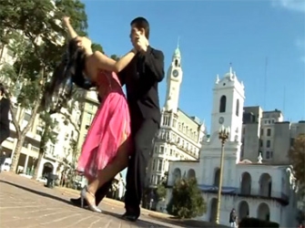 Πού θα μάθω να χορεύω tango, swing αλλά και pole dancing