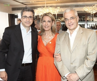 1η Ιουνίου 2009 η εκδήλωση της διεύθυνσης ειδήσεων του Mega για την επιτυχία του κεντρικού δελτίου Ειδήσεων