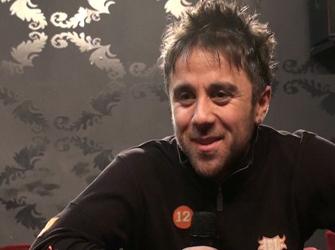 Ο Θανάσης Τσαλταμπάσης μιλά για το «Πίσω στο Σπίτι» και όχι μόνο