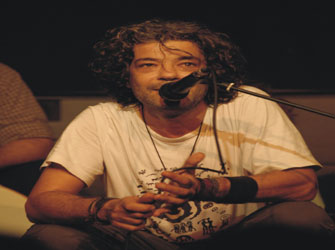 Βασίλης Βασιλάτος: «Ιστορίες για κρουστά»