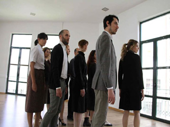 «Domino» από την ομάδα Vasistas