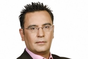 Ο «πόλεμος της φούστας» στη μηχανή του χρόνου, στη ΝΕΤ στις 19.00