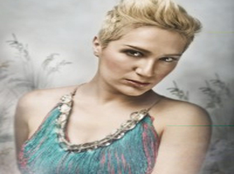 Η Βίκυ Καρατζόγλου παρουσιάζει τη νέα δισκογραφική της δουλειά