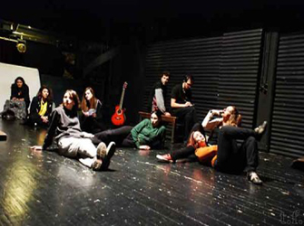 Ανατρεπτικό έργο ανώνυμου συγγραφέα επί σκηνής