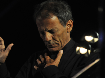 Σταύρος Ξαρχάκος