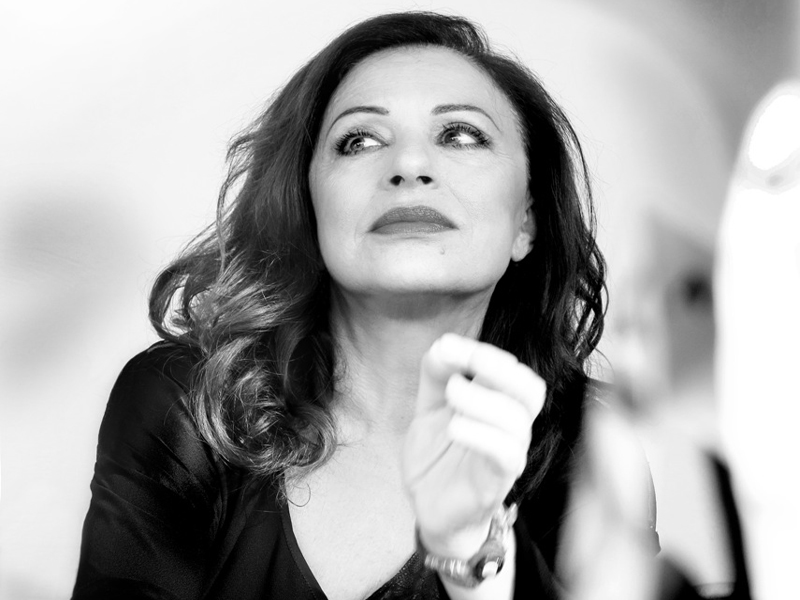 Η ευρωπαϊκή περιοδεία της Χάρις Αλεξίου