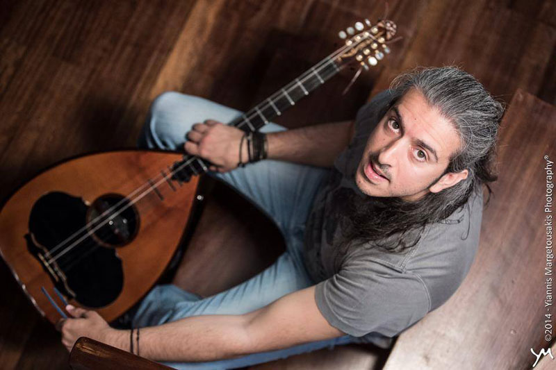 Ευρωπαϊκή περιοδεία για τον Γιάννη Χαρούλη με συνοδοιπόρο το λαούτο του