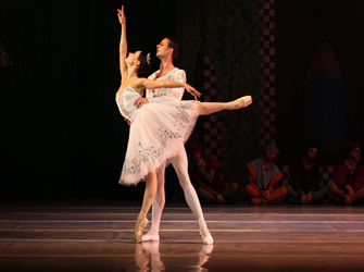 «Η Χιονάτη και οι 7 Νάνοι» με το Μπαλέτο της Εθνικής Όπερας του Κιέβου