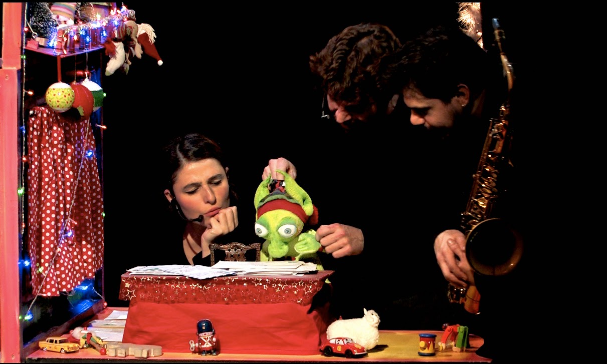 Πετούν, πετούν… τα γράμματα μια χριστουγεννιάτικη ιστορία