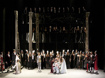 Ένας χορός μεταμφιεσμένων