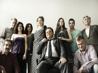 «Υπάρχει και Φιλότιμο» με τον Γιώργο Παρτσαλάκη στο ρόλο του Μαυρογιαλούρου