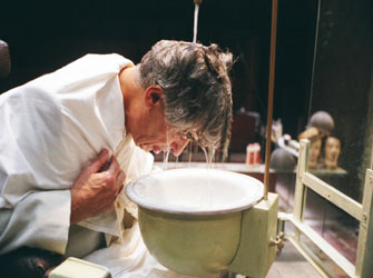 Το «Ύστατο σήμερα» στο θέατρο Κυκλάδων