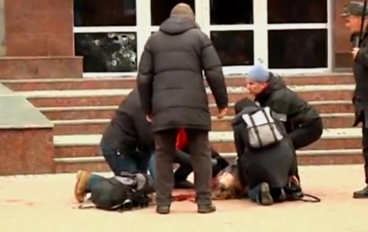 Γυναίκα πυροβολήθηκε εν ψυχρώ σε διαδηλώσεις στη δυτική Ουκρανία